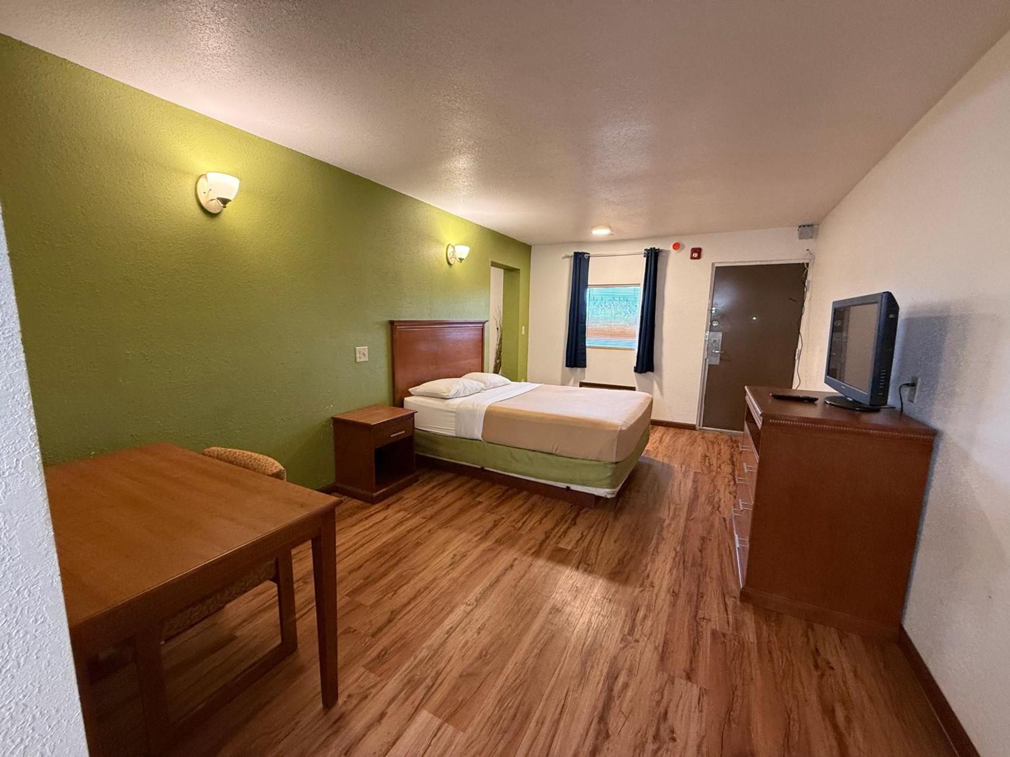 Relax Inn & Suites 마툰 외부 사진