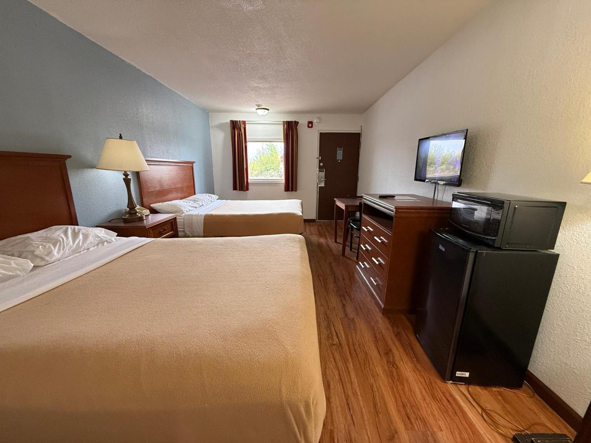 Relax Inn & Suites 마툰 외부 사진